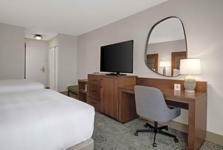 Queen Room with Two Queen Beds - Hearing Access