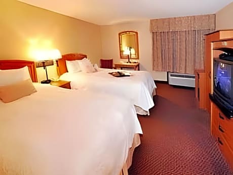 Queen with 2 Queen Beds - Non-Smoking