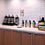 Fairfield Inn & Suites by Marriott Arlington Near Six Flags
