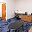 Fairfield Inn & Suites by Marriott Arlington Near Six Flags