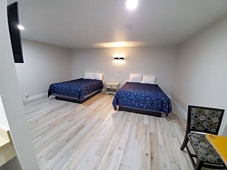 2 Queens Beds
