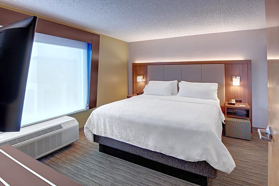 Holiday Inn Express & Suites West Long Branch - Eatontown