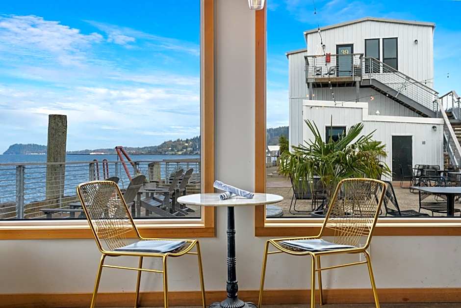 Bowline Hotel