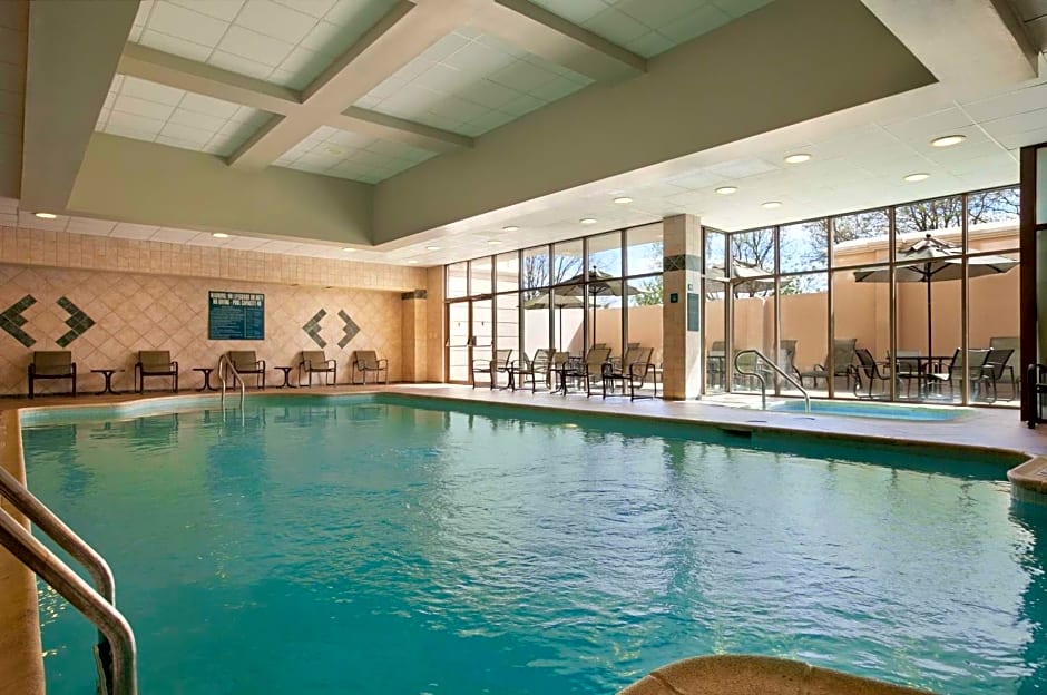 Embassy Suites by Hilton Philadelphia Airport