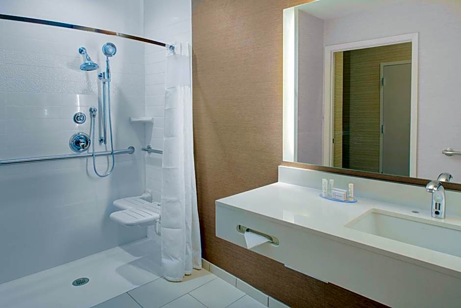 Fairfield Inn & Suites by Marriott Bakersfield North/Airport