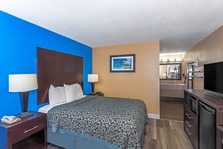 Queen Room - Disability Access - Non-Smoking