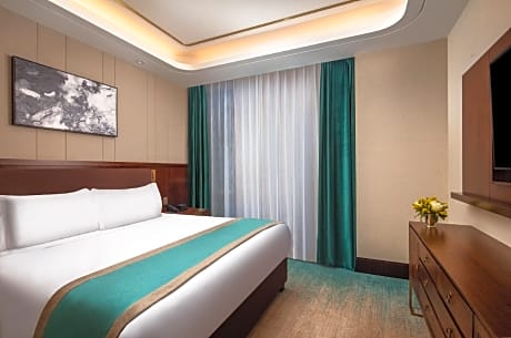 2 King Beds, Studio Suite, Non-Smoking