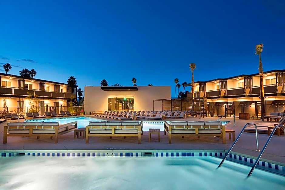 V Palm Springs