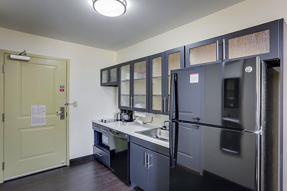 Candlewood Suites College Station