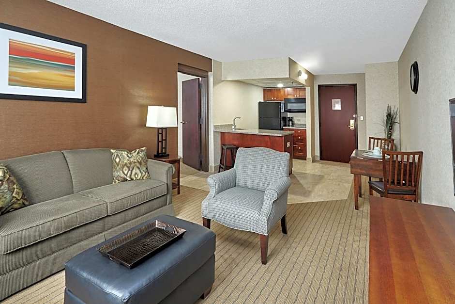 Holiday Inn & Suites Chicago-Carol Stream (Wheaton)