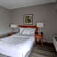La Quinta Inn & Suites by Wyndham New Haven