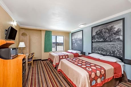 2 Double Beds Smoking
