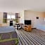Super 8 by Wyndham Charles City