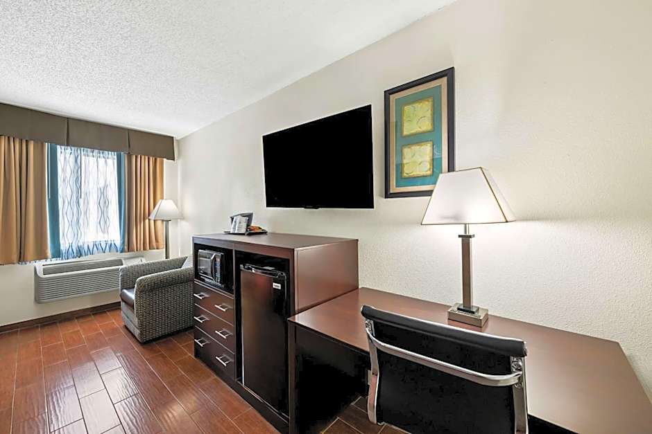 SureStay Plus Hotel by Best Western Lubbock Medical Center
