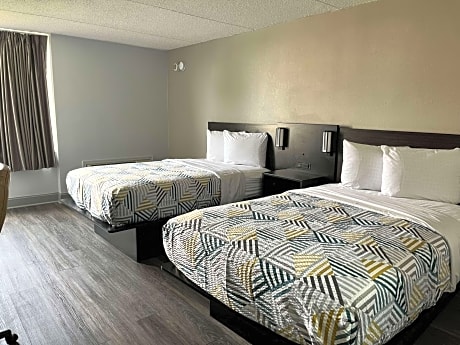 Quadruple Room - Non-Smoking