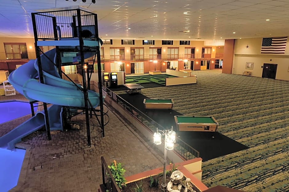 Grand Texan Hotel And Convention Center