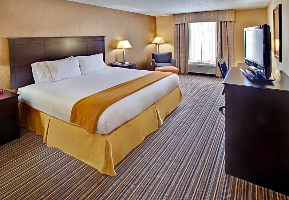 Holiday Inn Express Hotel & Suites Council Bluffs - Convention Center Area