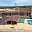 Town House Motel with Pool near Mt. Rushmore