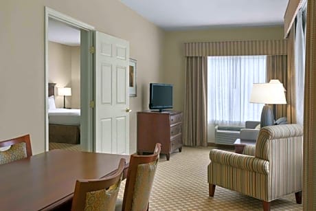 1 King Bed, Suite, Nonsmoking