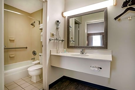 Queen Room with Two Queen Beds - Accessible/Non-Smoking