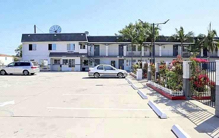 Value Inn Bellflower
