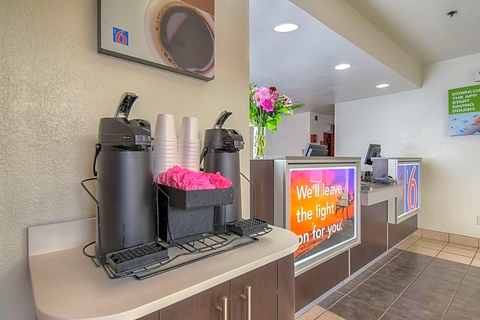 Motel 6-Carlsbad, CA Beach