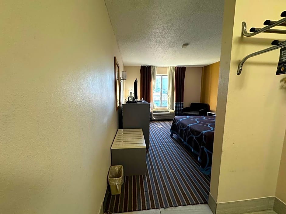 Super 8 by Wyndham Columbia Clark Lane