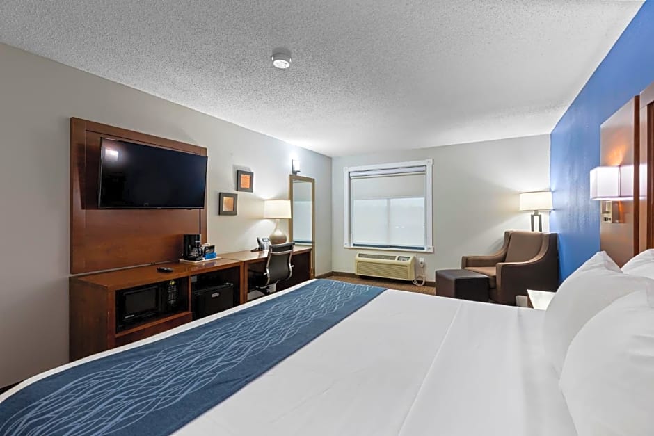 Comfort Inn & Suites St. Louis-Hazelwood