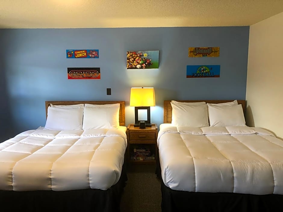 Hilltop Lodge and Cabins
