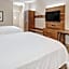 Holiday Inn Express Hotel & Suites Clarksville