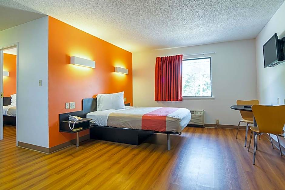 Motel 6-Jonesboro, GA