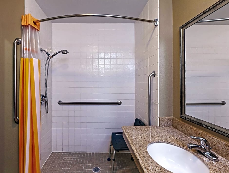 La Quinta Inn & Suites by Wyndham Paris