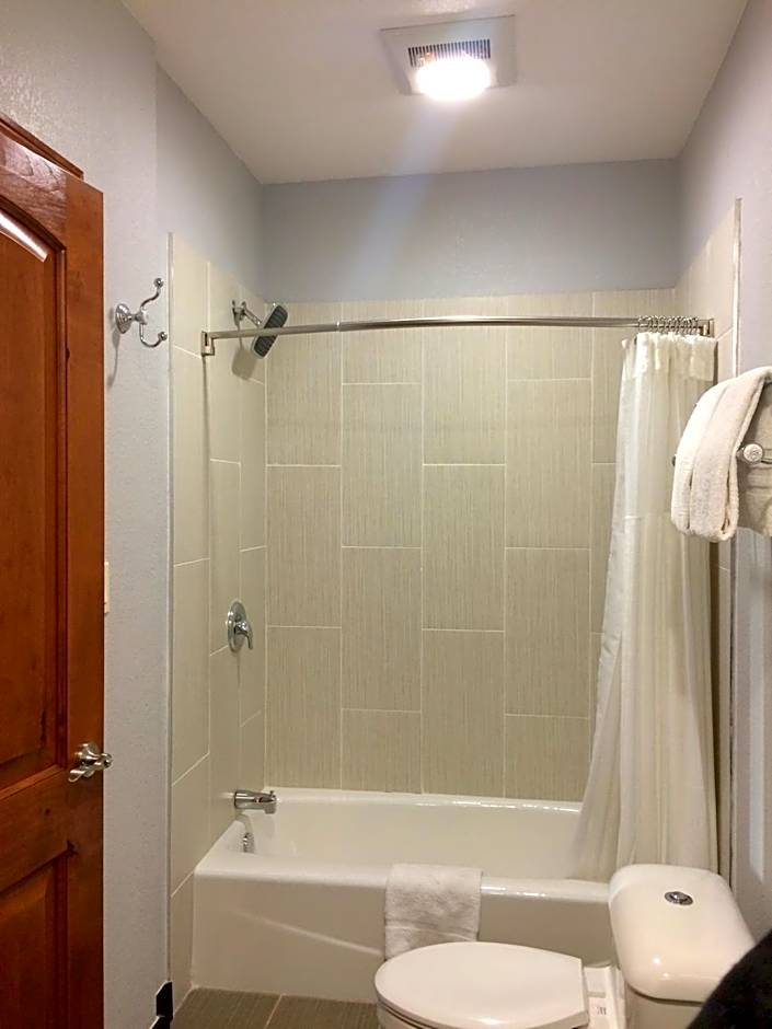 FairBridge Inn & Suites Merced- Gateway to Yosemite