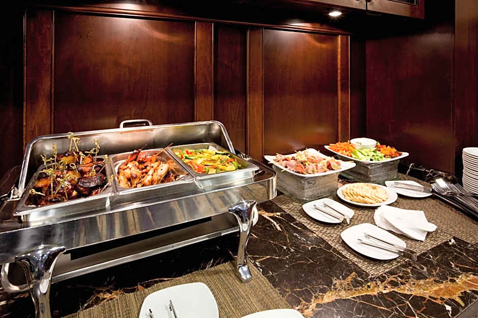 Sheraton St. Paul Woodbury Hotel
