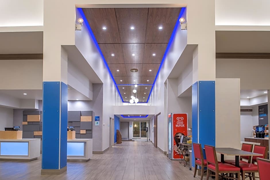 Holiday Inn Express Mystic