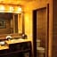 Postmarc Hotel and Spa Suites