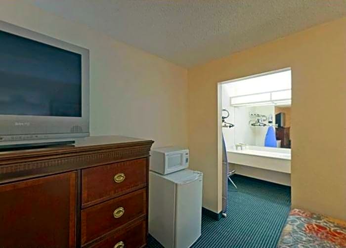 Americas Best Value Inn - Laredo