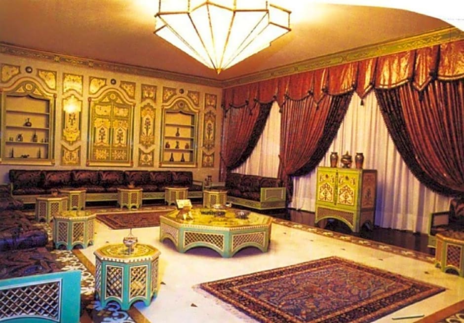 Oasis Hotel