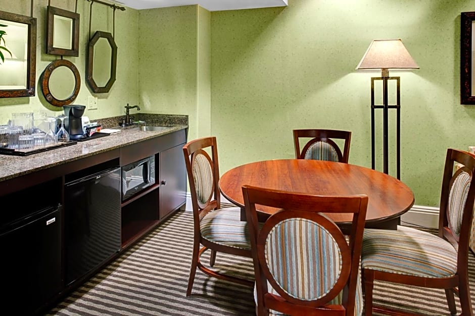Holiday Inn Express Hotel & Suites Atlanta Buckhead