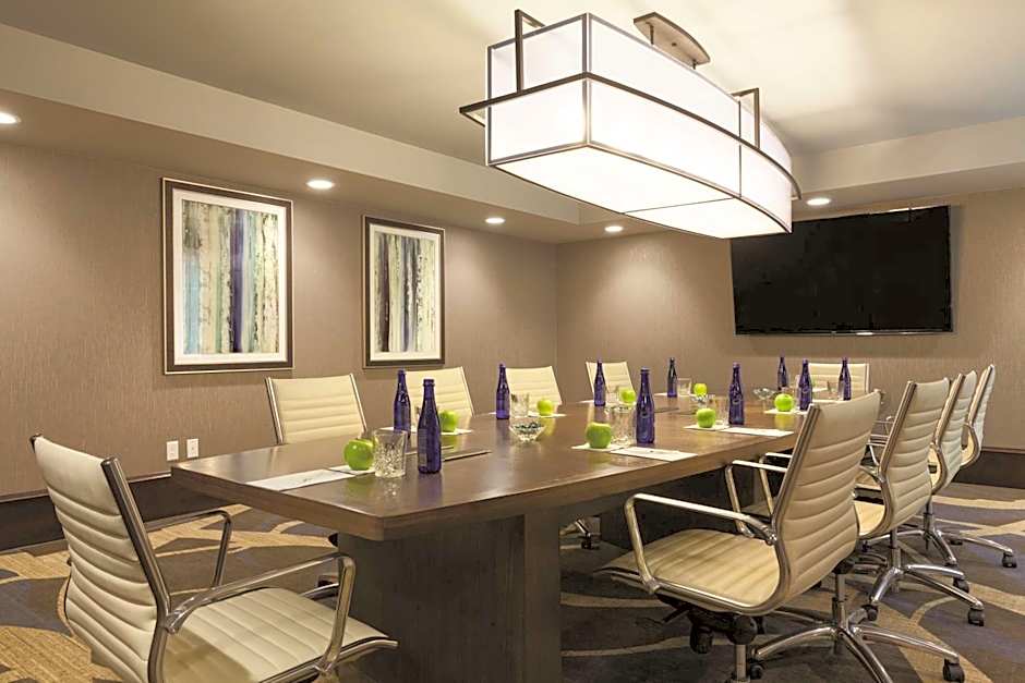 Embassy Suites By Hilton Saratoga Springs