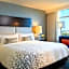 Renaissance by Marriott Arlington Capital View Hotel