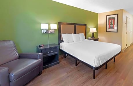 2 Bedroom Suite 2 Queen Non-Smoking