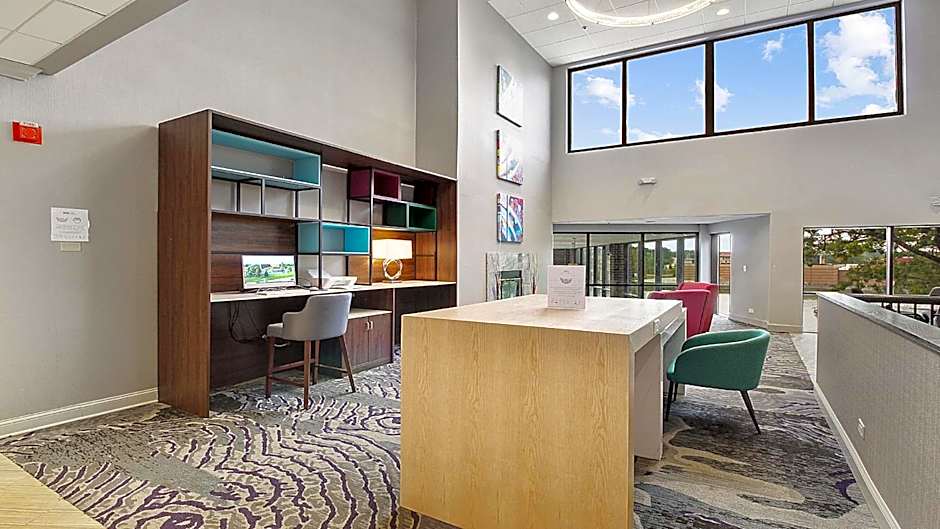Holiday Inn Chicago Northwest/Crystal Lake/Convention Center