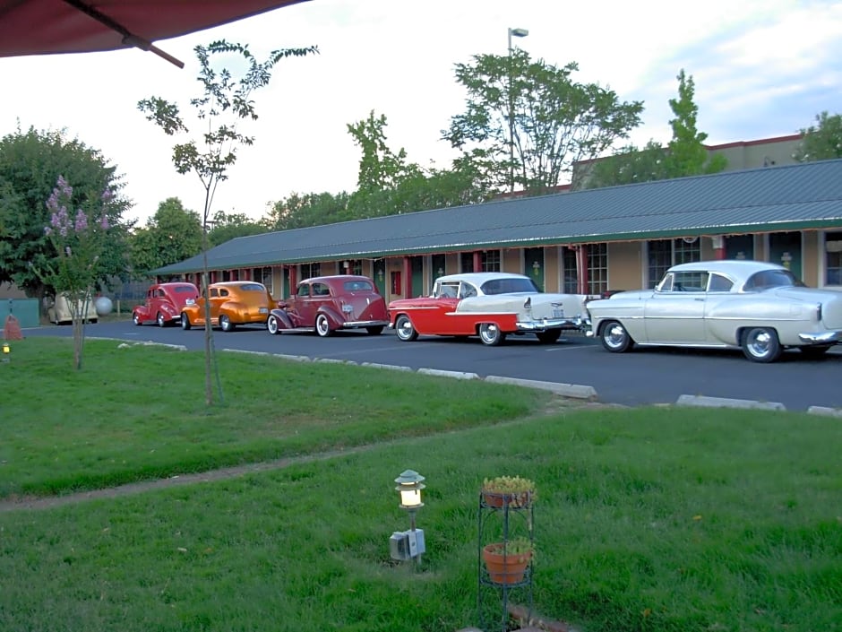 Jumping Frog Motel