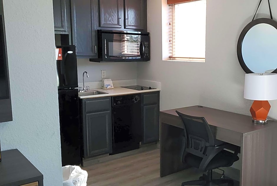Hawthorn Extended Stay by Wyndham Panama City Beach