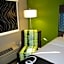 SureStay Plus Hotel by Best Western Point Richmond