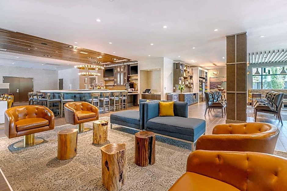 Cambria Hotel Charleston Riverview