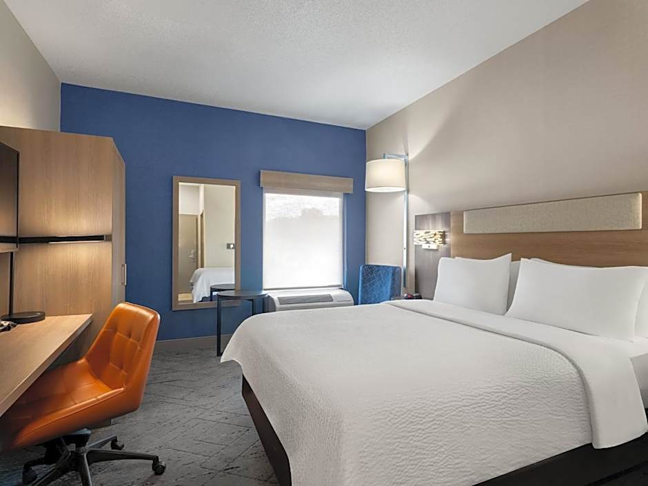 HOLIDAY INN EXPRESS MEADVILLE