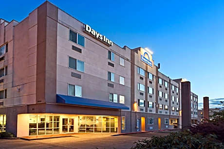 Days Inn by Wyndham Seatac Airport