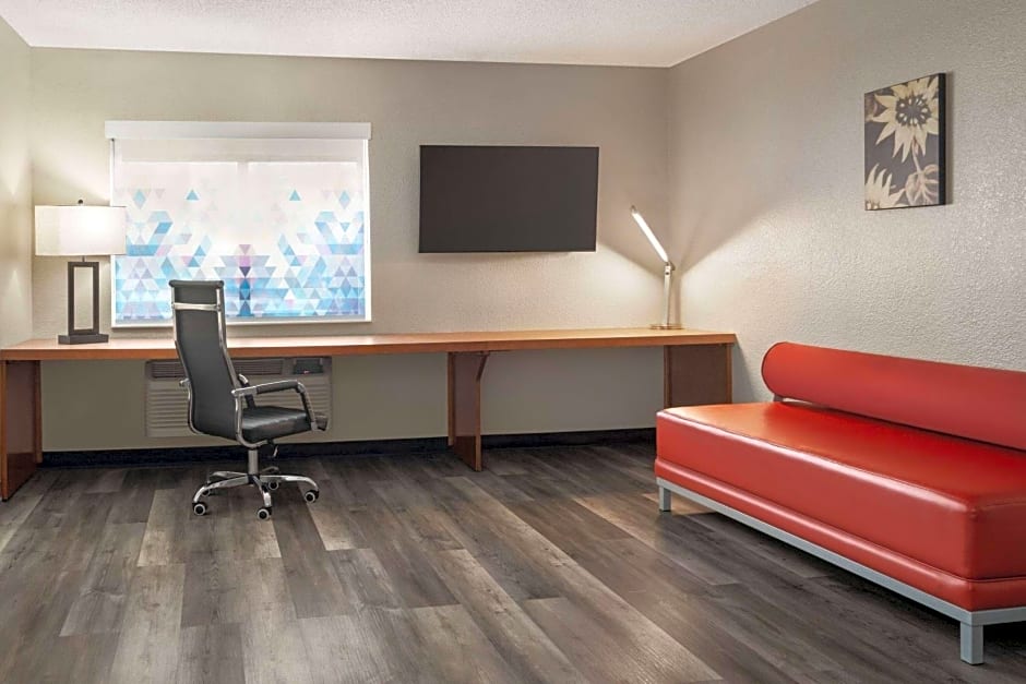 La Quinta Inn & Suites by Wyndham Chicago Tinley Park